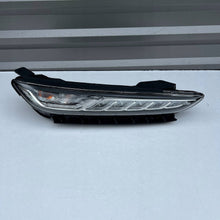 Laden Sie das Bild in den Galerie-Viewer, Frontscheinwerfer Hyundai Kona 92208-J92 LED Rechts Scheinwerfer Headlight SCH7539524322ij