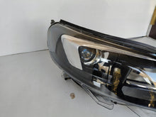 Laden Sie das Bild in den Galerie-Viewer, Frontscheinwerfer Opel Zafira Vivaro C 9832836480 Xenon Rechts Headlight