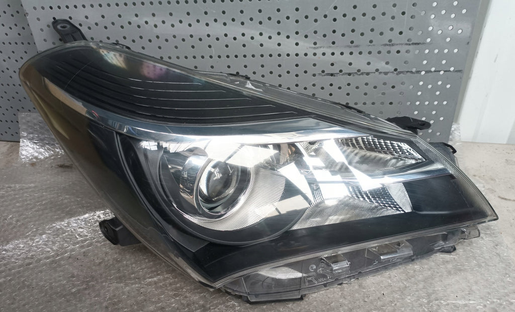 Frontscheinwerfer Toyota Yaris Rechts Scheinwerfer Headlight SCH4655387035ou
