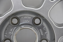 Load image into Gallery viewer, 1x Alufelge 17 Zoll 7.5&quot; 5x112 43ET Glanz Silber 8D0601025R Audi Rim Wheel