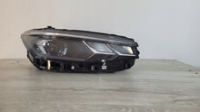 Laden Sie das Bild in den Galerie-Viewer, Frontscheinwerfer VW Passat 3J1941006 3G1941035 LED Rechts Headlight SCH3820016877gt