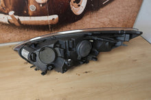 Laden Sie das Bild in den Galerie-Viewer, Frontscheinwerfer Renault Megane III 260105912R Rechts Scheinwerfer Headlight SCH4044785579jg