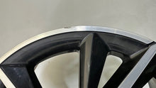 Load image into Gallery viewer, 1x Alufelge 17 Zoll 7.0&quot; 5x114.3 50ET Glanz Schwarz PW457-02001 Toyota Rim Wheel