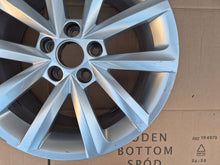 Laden Sie das Bild in den Galerie-Viewer, 1x Alufelge 18 Zoll 7.0" 5x100 46ET 5JA601025B- Skoda Fabia I Rim Wheel FEL1549328629lr