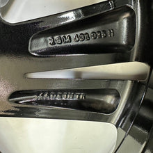 Laden Sie das Bild in den Galerie-Viewer, 1x Alufelge 18 Zoll 7.0&quot; 5x100 39ET Glanz Schwarz 2GM601025H Vw Rim Wheel