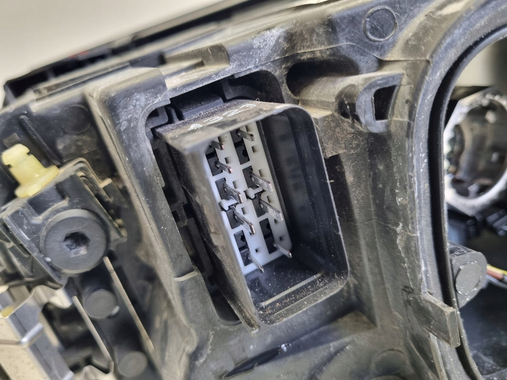 Frontscheinwerfer Volvo S40 II 31299588 0301237272 Xenon Rechts Headlight SCH2328675630wh