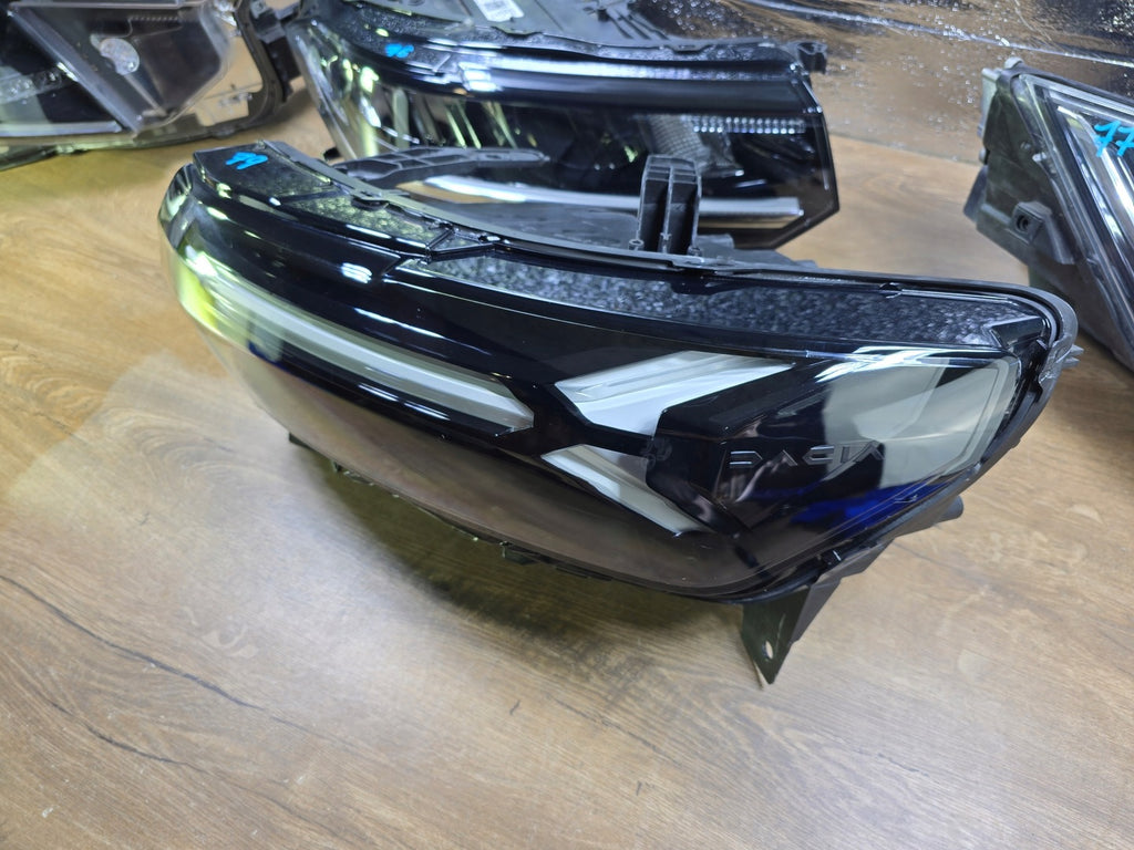 Frontscheinwerfer Dacia Duster 260603515R LED Links Scheinwerfer Headlight