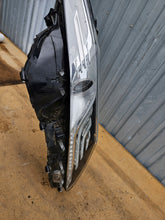 Laden Sie das Bild in den Galerie-Viewer, Frontscheinwerfer Toyota Camry LED Rechts Scheinwerfer Headlight SCH5521001573sa