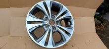 Load image into Gallery viewer, 1x Alufelge 16 Zoll 6.0&quot; 5x114.3 51ET 52910-1P650 Kia Venga Rim Wheel