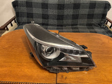Load image into Gallery viewer, Frontscheinwerfer Toyota Yaris LED Rechts Scheinwerfer Headlight