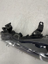 Laden Sie das Bild in den Galerie-Viewer, Frontscheinwerfer Toyota Corolla 81150-02T31-00 Links Scheinwerfer Headlight SCH4187267177fd