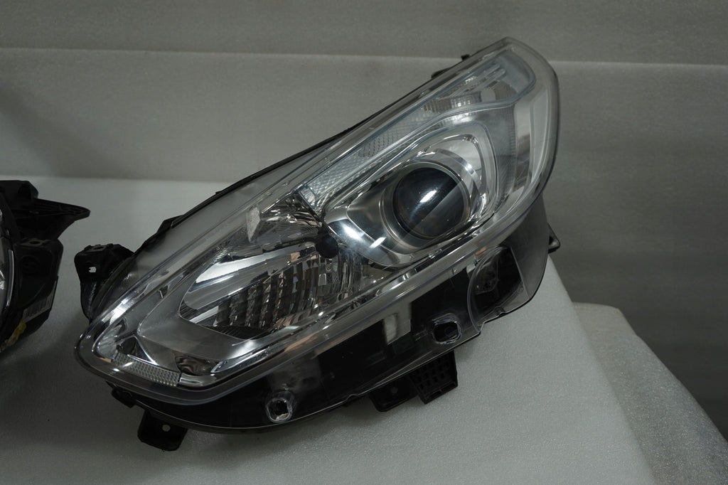 Frontscheinwerfer Ford S-Max 90074996 Ein Satz Scheinwerfer Headlight