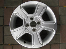 Laden Sie das Bild in den Galerie-Viewer, 1x Alufelge 15 Zoll 4.5&quot; 4x100 35ET PZ493-90672 Toyota Aygo Rim Wheel