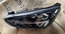Laden Sie das Bild in den Galerie-Viewer, Frontscheinwerfer Ford Focus 0932432432 LED Links Scheinwerfer Headlight SCH8814104274zl
