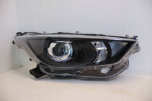 Laden Sie das Bild in den Galerie-Viewer, Frontscheinwerfer Toyota Yaris Rechts Scheinwerfer Headlight SCH1141358562vp
