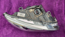 Load image into Gallery viewer, Frontscheinwerfer Volvo S60 V60 31420264 31420254 Xenon Rechts Headlight SCH9561714190oe