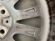 Load image into Gallery viewer, 1x Alufelge 17 Zoll 8.0" 5x120 30ET Glanz Silber 6780720 BMW F11 F06 F10 F12 FEL9519206181gy