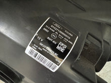 Laden Sie das Bild in den Galerie-Viewer, Frontscheinwerfer Ford Transit GK31-13W029-BC Rechts Scheinwerfer Headlight
