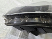 Laden Sie das Bild in den Galerie-Viewer, Frontscheinwerfer Opel Vivaro B 260602711R Links Scheinwerfer Headlight SCH2027536424qb