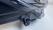 Laden Sie das Bild in den Galerie-Viewer, Frontscheinwerfer Ford Kuga III CX482HL-RH-LHD LV4B-13E014-FH LED Rechts SCH5296780369zi