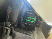 Load image into Gallery viewer, Frontscheinwerfer Hyundai Tucson 92101D7700 Links Scheinwerfer Headlight SCH9845419890qf