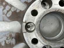 Laden Sie das Bild in den Galerie-Viewer, 1x Alufelge 17 Zoll 6.5&quot; 5x112 34 5ET A2064010100 Mercedes-Benz W206 Rim Wheel