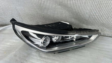 Laden Sie das Bild in den Galerie-Viewer, Frontscheinwerfer Hyundai I30 92102-Q4100 LED Rechts Scheinwerfer Headlight