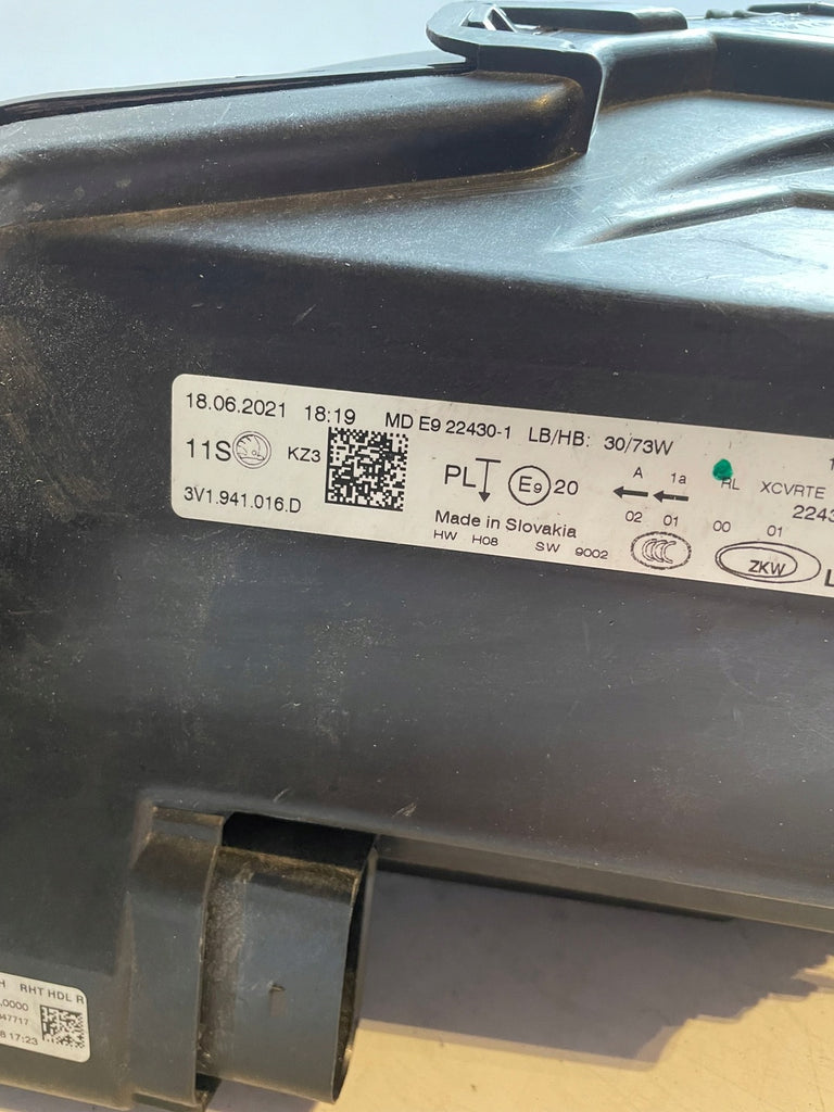 Frontscheinwerfer Skoda Superb III 3V1941016D LED Rechts Scheinwerfer Headlight