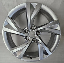 Load image into Gallery viewer, 1x Alufelge 18 Zoll 8.0&quot; 5x112 40ET 8W0601025EJ Audi A4 B9 Rim Wheel