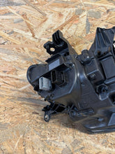 Laden Sie das Bild in den Galerie-Viewer, Frontscheinwerfer Peugeot 308 BWG1779 Links Scheinwerfer Headlight SCH8338520585hy