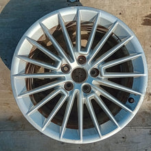 Laden Sie das Bild in den Galerie-Viewer, 1x Alufelge 17 Zoll 8.0" 5x112 46ET Glanz Silber 8Y0601025 Audi A3 Rim Wheel FEL1181740425nm