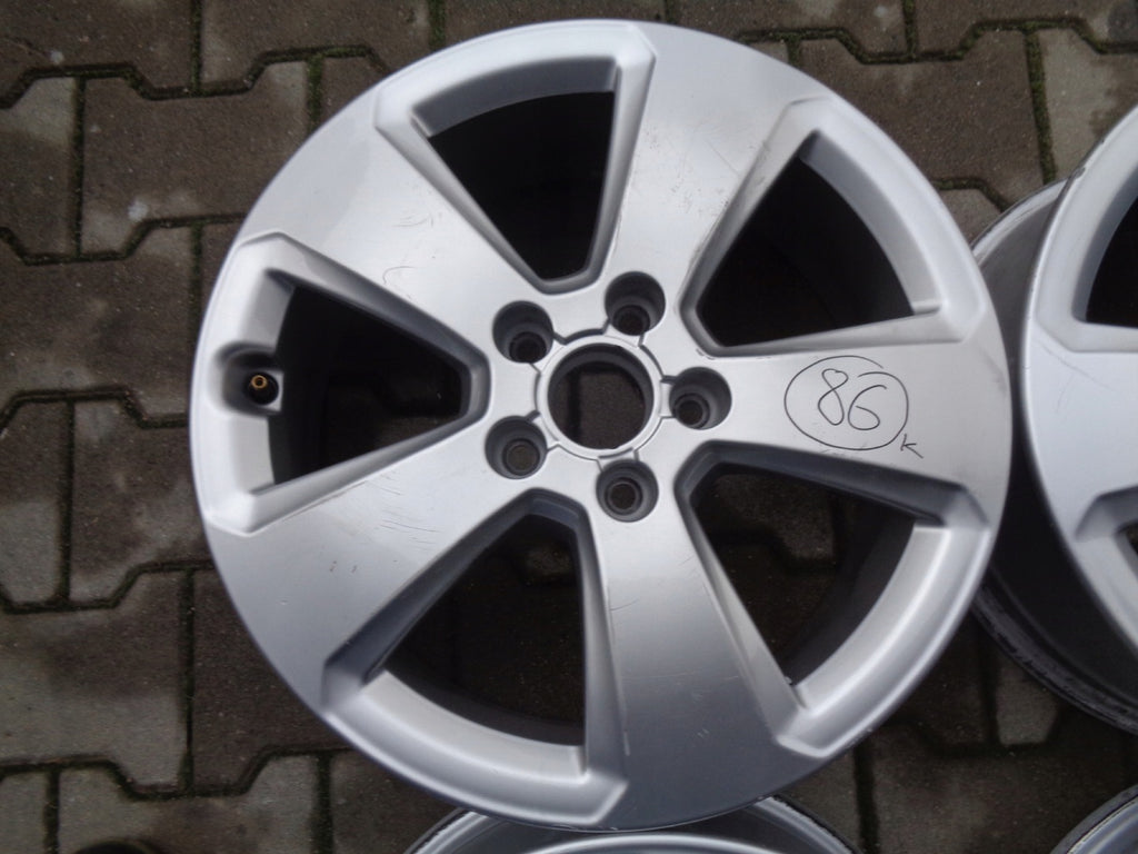 4x Alufelge 17 Zoll 6.0" 5x112 48ET Glanz Silber 8V0601025C Audi A3 Golf