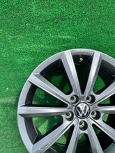 Load image into Gallery viewer, 1x Alufelge 16 Zoll 6.0" 5x100 45ET Glanz Silber 2G0601025AF VW I Rim Wheel FEL1550944053ew