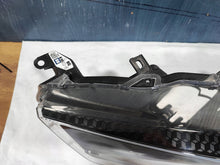 Load image into Gallery viewer, Frontscheinwerfer Toyota Yaris EUK0-8 Links Scheinwerfer Headlight SCH9634445332xp