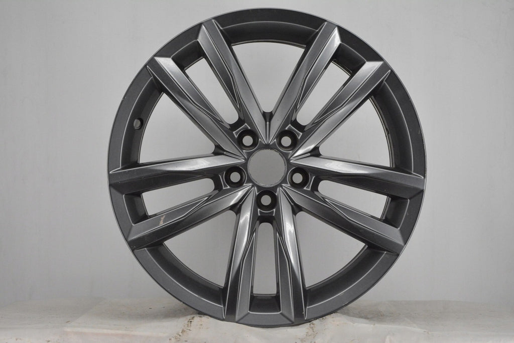 1x Alufelge 17 Zoll 7.0" 5x100 51ET Glanz Grau 2G0601025J VW Polo Rim Wheel