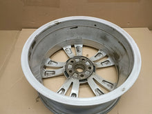 Laden Sie das Bild in den Galerie-Viewer, 1x Alufelge 18 Zoll 7.5&quot; 5x112 51ET Glanz Silber 1Z0601025AD Skoda Rim Wheel