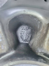 Load image into Gallery viewer, 1x Alufelge 17 Zoll 7.0" 5x130 55ET Glanz Silber 99636212400 Porsche 996 Carrera FEL9533077607yr