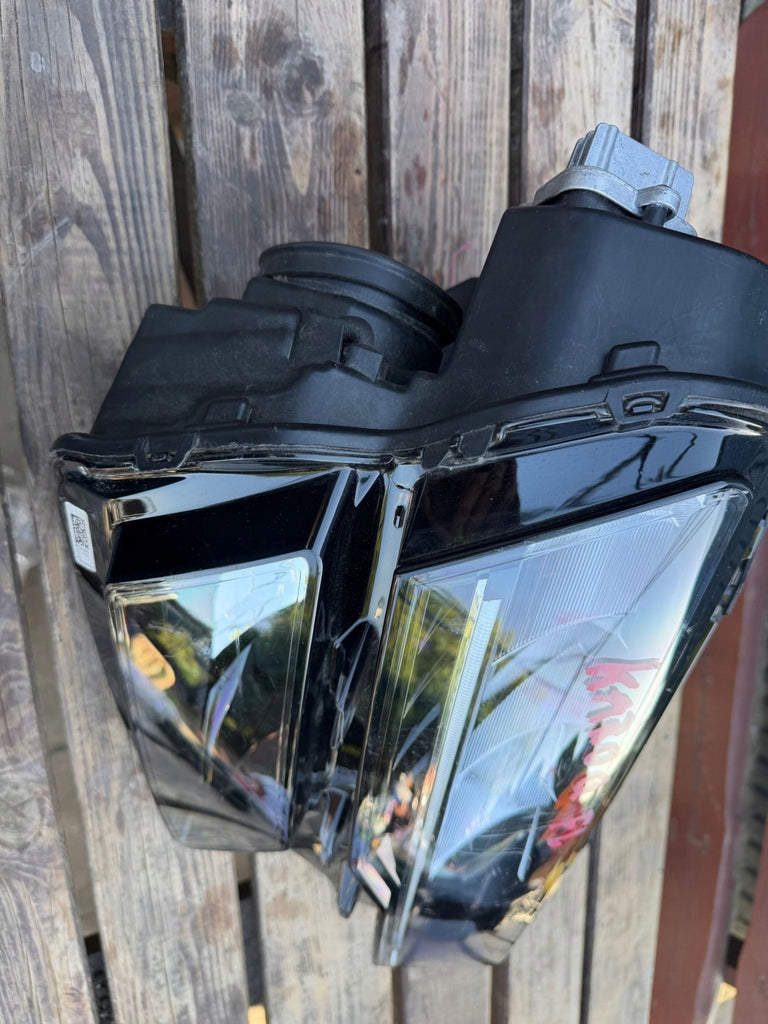 Frontscheinwerfer Skoda Karoq 57B941010 0022563410 Rechts Scheinwerfer Headlight SCH9883018478sn