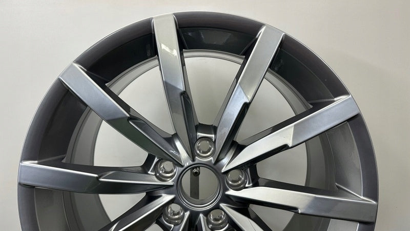 1x Alufelge 18 Zoll 8.0" 5x112 44ET Glanz Grau 3G0601025Q VW Rim Wheel FEL1040525032mp