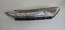 Laden Sie das Bild in den Galerie-Viewer, Frontscheinwerfer Hyundai Kona 92207-J92 Links Scheinwerfer Headlight SCH2281758786ie