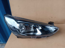 Laden Sie das Bild in den Galerie-Viewer, Frontscheinwerfer Ford Focus MX7B-13E015-CE MX7B-13E014-CC LED Rechts oder Links