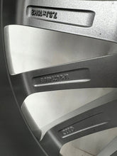 Load image into Gallery viewer, 1x Alufelge 18 Zoll 7.5" 5x112 54ET Glanz Silber 8P0071498B Audi A3 Rim Wheel FEL5770102520jo