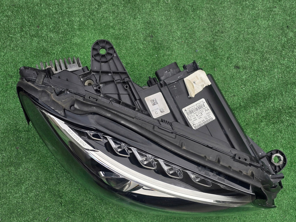 Frontscheinwerfer Mercedes-Benz W205 A2059062604 LED Rechts Headlight SCH9609266293sn