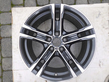 Laden Sie das Bild in den Galerie-Viewer, 1x Alufelge 18 Zoll 8.0" 5x120 57ET Glanz Schwarz 8092352 BMW 1 F40 Rim Wheel FEL5470309026gl