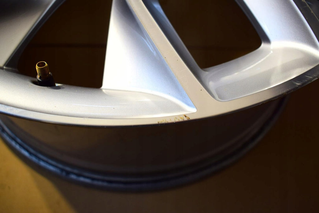 1x Alufelge 19 Zoll 8.0" 5x112 45ET Glanz Silber 57A601025G Skoda Karoq