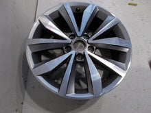 Laden Sie das Bild in den Galerie-Viewer, 1x Alufelge 17 Zoll 6.5" 5x112 45ET Glanz 2GA601025B VW T-Roc Rim Wheel FEL4708022756jl