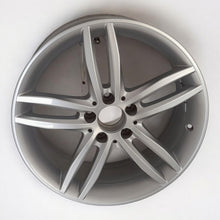 Laden Sie das Bild in den Galerie-Viewer, 1x Alufelge 18 Zoll 7.5&quot; 5x112 42ET Glanz Silber A1724011102 Mercedes-Benz