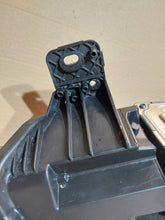 Laden Sie das Bild in den Galerie-Viewer, Frontscheinwerfer Ford Focus JX7B-13E014-CE LED Ein Stück (Rechts oder Links) SCH4734045895dk