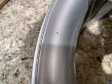 Laden Sie das Bild in den Galerie-Viewer, 1x Alufelge 17 Zoll 6.5" 5x112 33ET 8U0601025E Audi Q3 Rim Wheel FEL8820611701zk