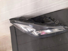 Laden Sie das Bild in den Galerie-Viewer, Frontscheinwerfer Kia Ceed RKC12779 Vorderseite Scheinwerfer Headlight